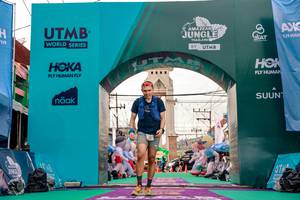 BIB: 139
                            <button type="button" onclick="openModal(24870623)" class="btn btn-primary btn-sm float-right btn-popup" data-toggle="modal" data-target=".modal-high-quality">
                        <i class="fas fa-shopping-cart"></i> Add to Cart
                    </button>
                                            <button type="button" onclick="isThisMe(24870623, true)" class="btn btn-success btn-sm float-right btn-popup btn-isme hidden" data-toggle="tooltip" data-placement="bottom" title="นี่คือรูปของคุณใช่ไหม คลิกที่นี่เพื่อเอาเข้าอัลบั้ม">
                        <i class="fas fa-plus"></i> Add to album
                    </button>
                    <button type="button" onclick="isThisMe(24870623, false)" class="btn btn-warning btn-sm float-right btn-popup btn-isnotme hidden">
                        <i class="fas fa-ban"></i> Remove from album
                    </button>